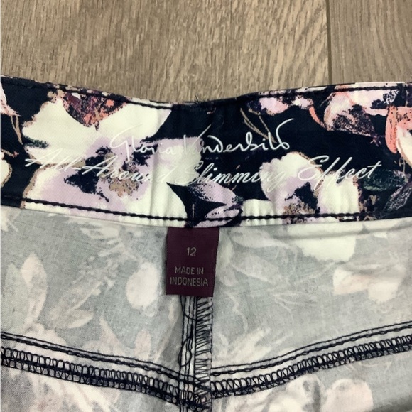 Women's Gloria Vanderbilt 12 L Large Floral Navy Purple Chino Khakis Shorts New - Picture 9 of 11